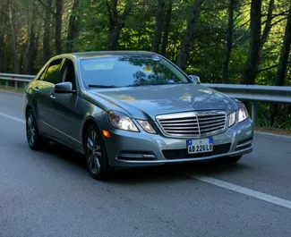 Autohuur Mercedes-Benz E-Class 2013 in in Albanië, met Diesel brandstof en 200 pk ➤ Vanaf 42 EUR per dag.