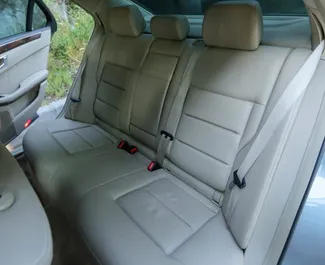 Mercedes-Benz E-Class 2013 met Aandrijving op alle wielen systeem, beschikbaar in Tirana.