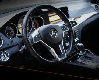Autohuur Mercedes-Benz C-Class 2012 in in Albanië, met Gas brandstof en 250 pk ➤ Vanaf 38 EUR per dag.