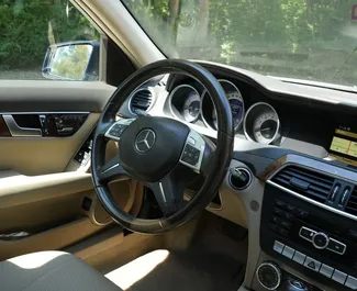 Verhuur Mercedes-Benz C-Class. Comfort, Premium Auto te huur in Albanië ✓ Borg van Zonder Borg ✓ Verzekeringsmogelijkheden TPL, FDW, Buitenland.