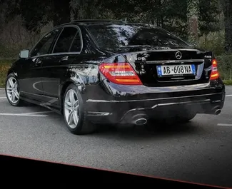Gas motor van 3,0L van Mercedes-Benz C-Class 2012 te huur in Tirana.