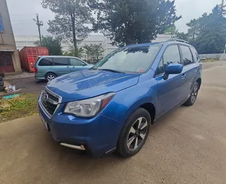 Subaru Forester 2017 met Aandrijving op alle wielen systeem, beschikbaar op de luchthaven van Koetaisi.