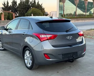 Verhuur Hyundai i30. Economy, Comfort Auto te huur in Albanië ✓ Borg van Borg van 200 EUR ✓ Verzekeringsmogelijkheden TPL, CDW, SCDW, FDW, Diefstal, Buitenland, Jonge.
