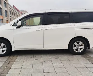 Nissan Quest 2014 met Vooraandrijving systeem, beschikbaar in Tbilisi.