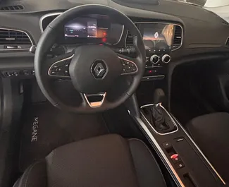 Benzine motor van 1,3L van Renault Megane Sedan 2026 te huur in Fethiye.