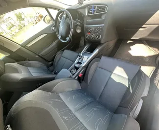 Verhuur Citroen C4. Economy, Comfort Auto te huur in Montenegro ✓ Borg van Zonder Borg ✓ Verzekeringsmogelijkheden TPL, CDW, Passagiers, Buitenland.