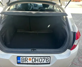 Citroen C4 2014 met Vooraandrijving systeem, beschikbaar in Bar.