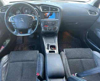 Verhuur Citroen C4. Economy, Comfort Auto te huur in Montenegro ✓ Borg van Zonder Borg ✓ Verzekeringsmogelijkheden TPL, CDW, Passagiers, Buitenland.