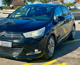 Interieur van Citroen C4 te huur in Montenegro. Een geweldige auto met 5 zitplaatsen en een Automatisch transmissie.