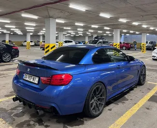 BMW 428i Cabrio 2015 beschikbaar voor verhuur in Tbilisi, met een kilometerlimiet van onbeperkt.