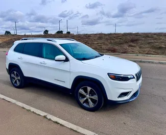 Autohuur Jeep Cherokee 2018 in in Georgië, met Benzine brandstof en 272 pk ➤ Vanaf 90 GEL per dag.