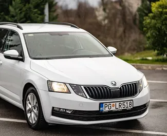 Interieur van Skoda Octavia Combi te huur in Montenegro. Een geweldige auto met 5 zitplaatsen en een Automatisch transmissie.