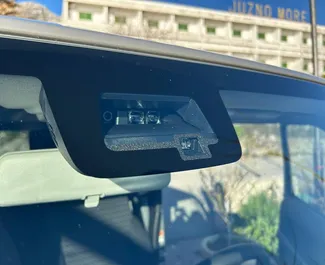 Benzine motor van 1,5L van Suzuki Jimny 2023 te huur op Podgorica Luchthaven.