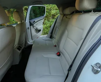 Diesel motor van 2,0L van Volkswagen Golf 7 2015 te huur in Tirana.