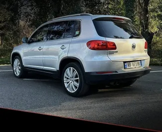 Volkswagen Tiguan 2013 beschikbaar voor verhuur in Tirana, met een kilometerlimiet van onbeperkt.