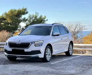 Vooraanzicht van een huurauto Skoda Kamiq in Budva, Montenegro ✓ Auto #15941. ✓ Transmissie Automatisch TM ✓ 0 beoordelingen.