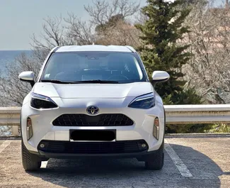 Autohuur Toyota Yaris Cross 2025 in in Montenegro, met Hybride brandstof en 95 pk ➤ Vanaf 40 EUR per dag.