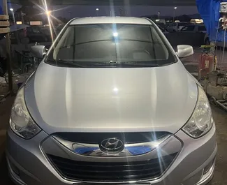 Vooraanzicht van een huurauto Hyundai Tucson in Durrës, Albanië ✓ Auto #16119. ✓ Transmissie Automatisch TM ✓ 0 beoordelingen.
