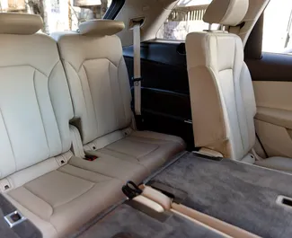 Benzine motor van 3,0L van Audi Q7 2018 te huur in Batumi.