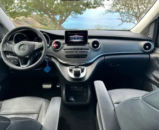 Diesel motor van 2,2L van Mercedes-Benz V-Class 2019 te huur in Rafailovici.