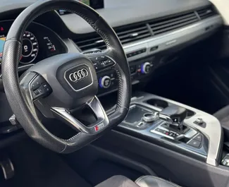 Audi Q7 2019 beschikbaar voor verhuur in Rafailovici, met een kilometerlimiet van onbeperkt.