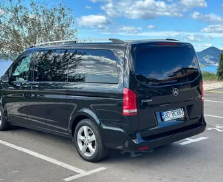 Interieur van Mercedes-Benz V-Class te huur in Montenegro. Een geweldige auto met 8 zitplaatsen en een Automatisch transmissie.