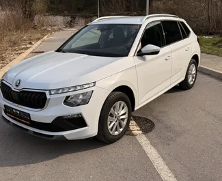 Vooraanzicht van een huurauto Skoda Kamiq in Becici, Montenegro ✓ Auto #15995. ✓ Transmissie Automatisch TM ✓ 0 beoordelingen.
