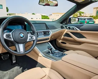 Autohuur BMW 435i Cabrio 2025 in in de VAE, met Benzine brandstof en 255 pk ➤ Vanaf 490 AED per dag.