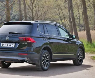 Diesel motor van 2,0L van Volkswagen Tiguan 2022 te huur in Becici.