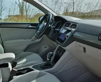 Volkswagen Tiguan 2022 met Aandrijving op alle wielen systeem, beschikbaar in Becici.