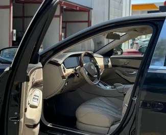 Benzine motor van 47,0L van Mercedes-Benz S-Class 2013 te huur in Tbilisi.