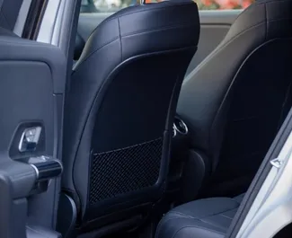 Benzine motor van 2,0L van Mercedes-Benz GLA-Class 2020 te huur in Tbilisi.