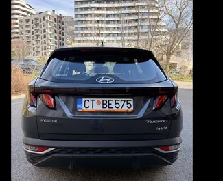 Interieur van Hyundai Tucson te huur in Montenegro. Een geweldige auto met 5 zitplaatsen en een Automatisch transmissie.