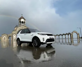 Land Rover Discovery 2022 beschikbaar voor verhuur in Tbilisi, met een kilometerlimiet van 250 km/dag.