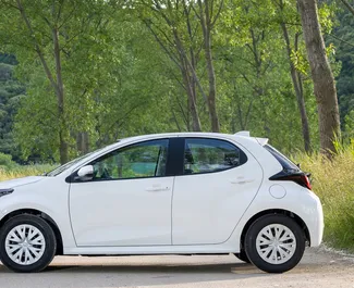 Autohuur Toyota Yaris 2026 in in Montenegro, met Hybride brandstof en 110 pk ➤ Vanaf 30 EUR per dag.