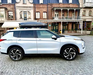 Verhuur Mitsubishi Outlander. Comfort, Crossover Auto te huur in Georgië ✓ Borg van Zonder Borg ✓ Verzekeringsmogelijkheden TPL, FDW, Buitenland.