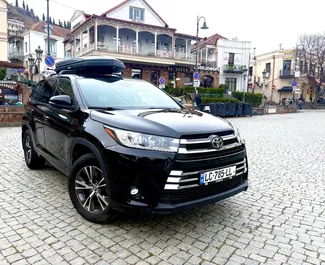 Autohuur Toyota Highlander 2017 in in Georgië, met Benzine brandstof en 295 pk ➤ Vanaf 140 GEL per dag.