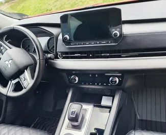 Verhuur Mitsubishi Outlander Xl. Comfort, Crossover Auto te huur in Georgië ✓ Borg van Borg van 900 GEL ✓ Verzekeringsmogelijkheden TPL, CDW, Passagiers, Diefstal.