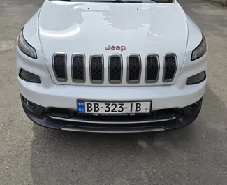 Autohuur Jeep Cherokee 2016 in in Georgië, met Benzine brandstof en 178 pk ➤ Vanaf 81 GEL per dag.