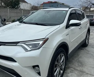 Vooraanzicht van een huurauto Toyota Rav4 in Koetaisi, Georgië ✓ Auto #15944. ✓ Transmissie Automatisch TM ✓ 0 beoordelingen.