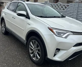 Toyota Rav4 2018 beschikbaar voor verhuur in Koetaisi, met een kilometerlimiet van 200 km/dag.