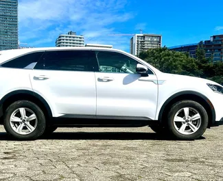 Vooraanzicht van een huurauto Kia Sorento in Batumi, Georgië ✓ Auto #15945. ✓ Transmissie Automatisch TM ✓ 0 beoordelingen.