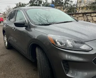 Ford Escape 2022 beschikbaar voor verhuur in Koetaisi, met een kilometerlimiet van onbeperkt.