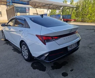 Vooraanzicht van een huurauto Hyundai Elantra in Almaty, Kazachstan ✓ Auto #16033. ✓ Transmissie Automatisch TM ✓ 0 beoordelingen.