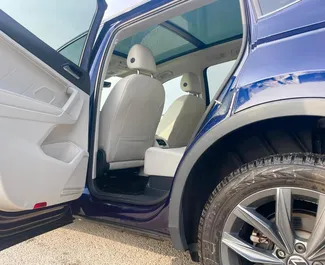 Verhuur Volkswagen Tiguan. Comfort, Crossover Auto te huur in Georgië ✓ Borg van Borg van 550 GEL ✓ Verzekeringsmogelijkheden TPL.