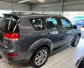Verhuur Citroen C-Crosser. Comfort, Crossover Auto te huur in Albanië ✓ Borg van Borg van 100 EUR ✓ Verzekeringsmogelijkheden TPL, FDW, Jonge.