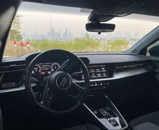 Interieur van Audi A3 Sedan te huur in de VAE. Een geweldige auto met 5 zitplaatsen en een Automatisch transmissie.