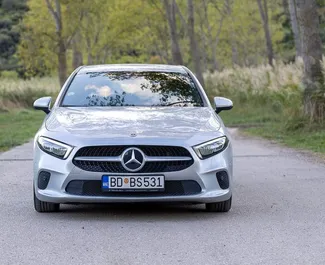 Vooraanzicht van een huurauto Mercedes-Benz A-Class in Becici, Montenegro ✓ Auto #15936. ✓ Transmissie Automatisch TM ✓ 0 beoordelingen.