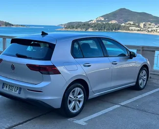 Diesel motor van 2,0L van Volkswagen Golf 8 2022 te huur in Rafailovici.