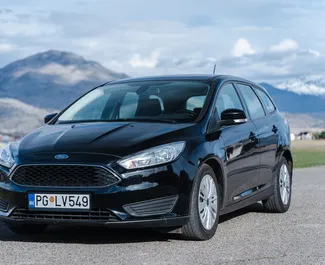 Vooraanzicht van een huurauto Ford Focus SW in Podgorica, Montenegro ✓ Auto #9020. ✓ Transmissie Handmatig TM ✓ 0 beoordelingen.